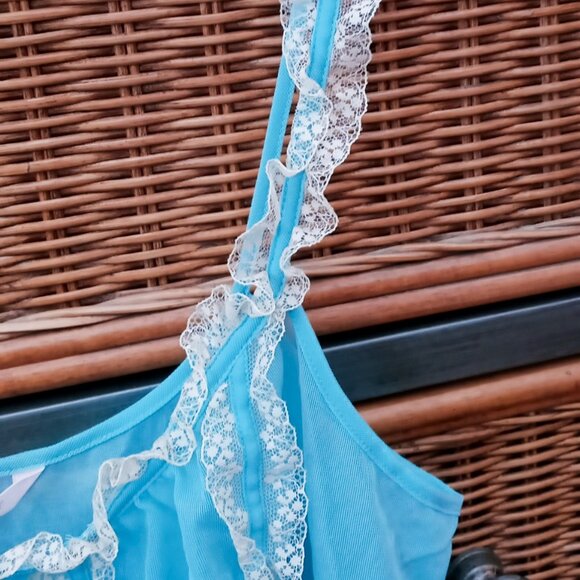 Sweet Starlet Vintage VICTORIA'S SECRET Sheer Powder Baby Blue Babydoll Chemise - Picture 14 of 16